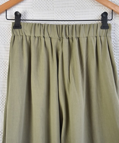 Coo+i(クーイ)の「コットン100%リラックスフレアワイドパンツ(スラックス・レディース・モカ/チャコールグレー/カーキ/グレー/ベージュ/ブラック/パープル/ミント/ネイビー/マスタード・FREE)」の20枚目の写真