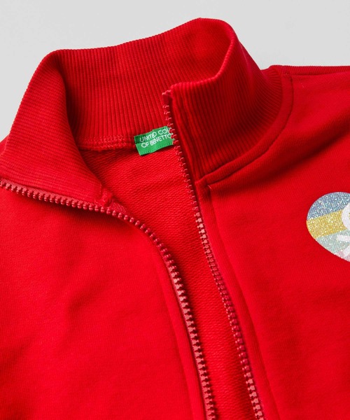 BENETTON (UNITED COLORS OF BENETTON)（ベネトンユナイテッドカラーズオブベネトン）の「キッズグリッターロゴジッパースウェットカーディガン（カーディガン/ボレロ・キッズ・マスタード/レッド・SMALL/X-LARGE/MEDIUM/XX-LARGE/LARGE/X-SMALL）」の5枚目の写真