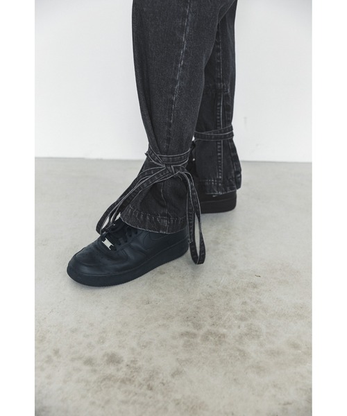 LiNoH(リノー)の「ベルテッドデニムパンツ/BELTED DENIM PANTS(デニムパンツ・メンズ・ブラック・1/2)」の5枚目の写真