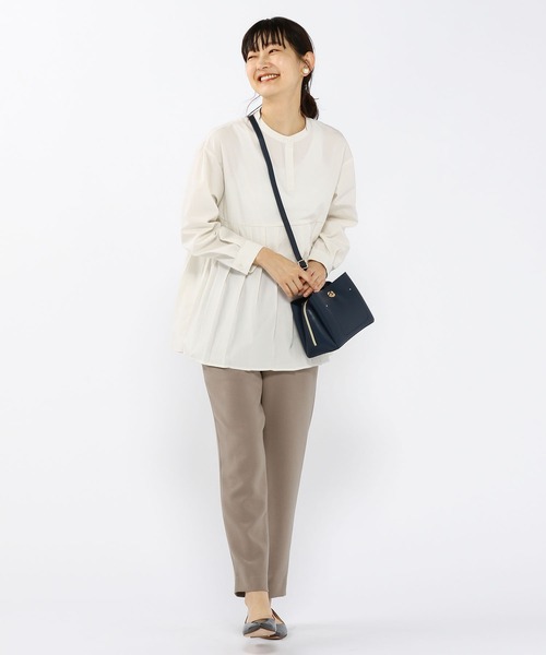Petit Honfleur(プチオンフルール)の「裾プリーツブラウス(シャツ/ブラウス・レディース・ブラック/アイボリー・11号/9号/13号)」の5枚目の写真