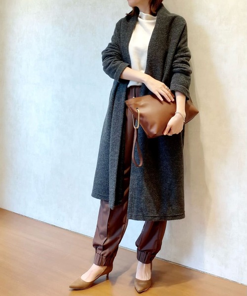 RIVE DROITE(リヴドロワ)の「大人の優雅さを引き出す イタリアンスライバーガウンコート(ノーカラージャケット・レディース・チャコールグレー/ライトベージュ/オフホワイト・FREE)」の18枚目の写真