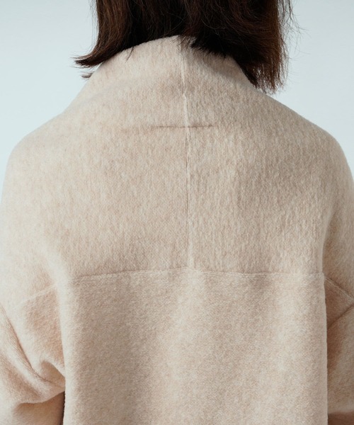 RIVE DROITE(リヴドロワ)の「大人の優雅さを引き出す イタリアンスライバーガウンコート(ノーカラージャケット・レディース・チャコールグレー/ライトベージュ/オフホワイト・FREE)」の5枚目の写真