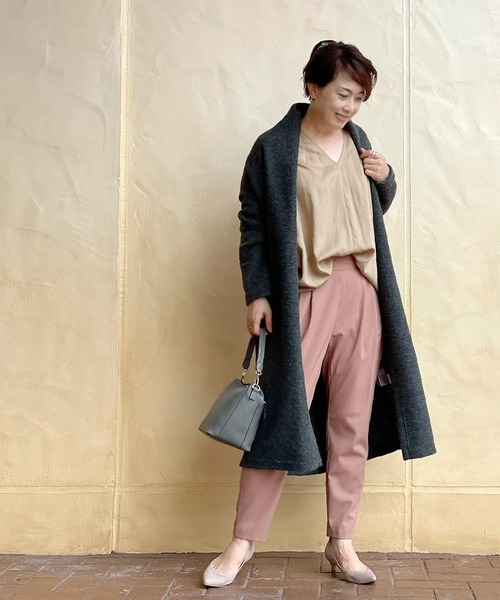 RIVE DROITE(リヴドロワ)の「大人の優雅さを引き出す イタリアンスライバーガウンコート(ノーカラージャケット・レディース・チャコールグレー/ライトベージュ/オフホワイト・FREE)」の15枚目の写真