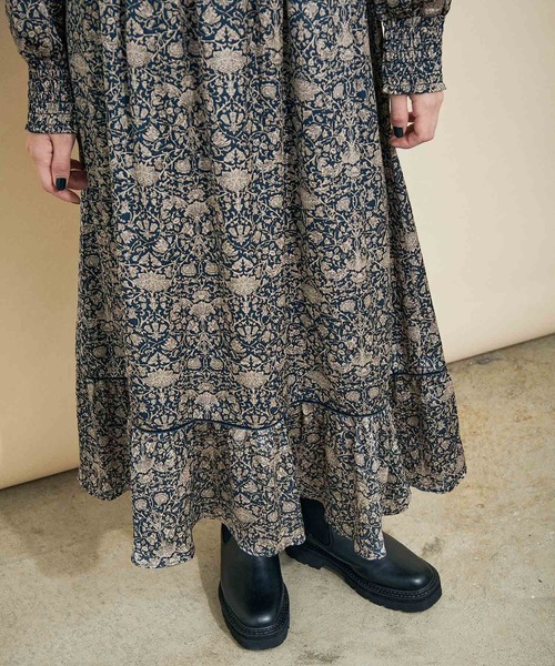 MADEMOISELLE ROPE'(マドモアゼル ロペ)の「【セットアップ対応】ボタニカルフラワーティアードスカート(スカート・レディース・ブルー系その他/レッド系その他2・38)」の10枚目の写真