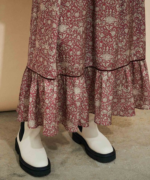 MADEMOISELLE ROPE'(マドモアゼル ロペ)の「【セットアップ対応】ボタニカルフラワーティアードスカート(スカート・レディース・ブルー系その他/レッド系その他2・38)」の13枚目の写真