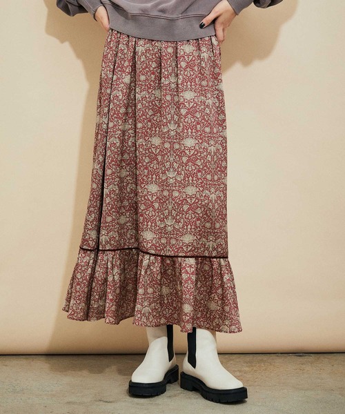 MADEMOISELLE ROPE'(マドモアゼル ロペ)の「【セットアップ対応】ボタニカルフラワーティアードスカート(スカート・レディース・ブルー系その他/レッド系その他2・38)」の4枚目の写真