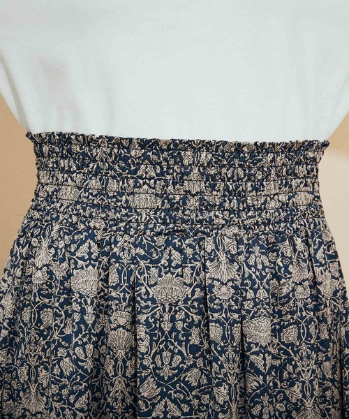 MADEMOISELLE ROPE'(マドモアゼル ロペ)の「【セットアップ対応】ボタニカルフラワーティアードスカート(スカート・レディース・ブルー系その他/レッド系その他2・38)」の18枚目の写真