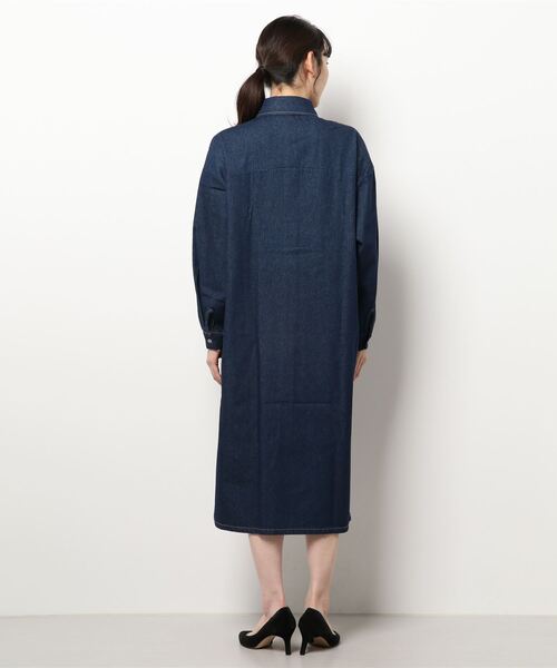 Q（キュー）の「デニムシャツワンピース（シャツワンピース・レディース・ネイビー・MEDIUM）」の2枚目の写真