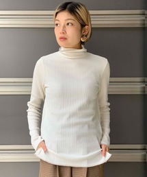 【+81BRANCA】バックボタンハイネックトップス