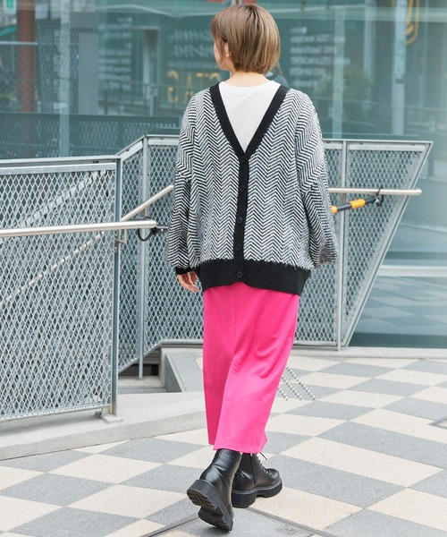 byYOUANCE(バイユアンス)の「2WAYオーバーサイズカーディガン(カーディガン/ボレロ・レディース・その他2/その他1/ブルー/アニマル/グレー/パープル/ブラック/パープル系その他5/グリーン/ブルー系その他5/その他3/レッド系その他5/マルチ/グレー系その他5/ベージュ系その他5・FREE)」の21枚目の写真