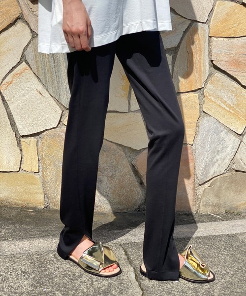 AVIE(アビィ)の「サイドスリットスキニーパンツ(その他パンツ・レディース・ブラック/ベージュ・38/36)」の2枚目の写真