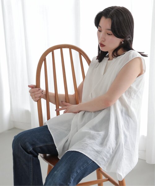 MJUKA.（ミューカ）の「AZUMADAKI DYEING RAMIE SLEEVELESS BLOUSE（シャツ/ブラウス・レディース・ホワイト/ブラック/パープル/サックスブルー・FREE）」の5枚目の写真