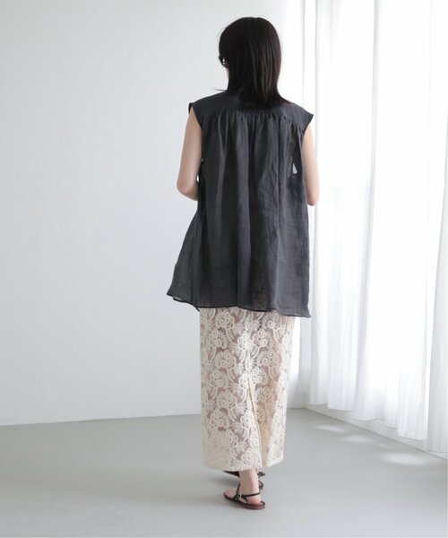 MJUKA.（ミューカ）の「AZUMADAKI DYEING RAMIE SLEEVELESS BLOUSE（シャツ/ブラウス・レディース・ホワイト/ブラック/パープル/サックスブルー・FREE）」の13枚目の写真