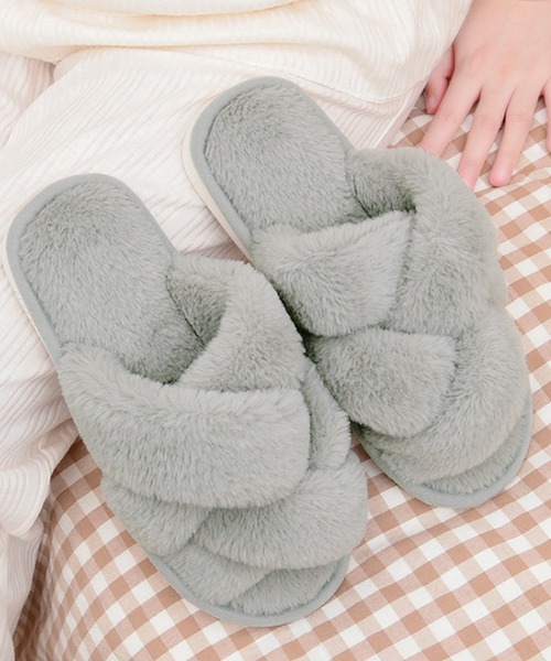 TeddyShop（テディショップ）の「レディース ふんわりあたたかフェイクファースリッパ（ルームシューズ/スリッパ・レディース・ブラック/グレー/ピンクベージュ・23cm/24cm/25cm）」の2枚目の写真