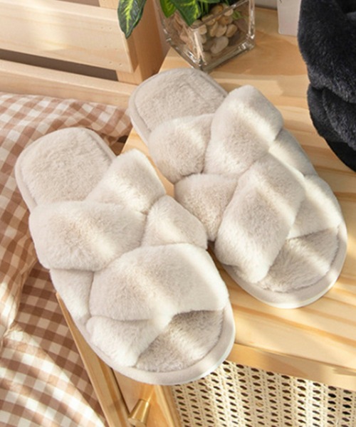 TeddyShop（テディショップ）の「レディース ふんわりあたたかフェイクファースリッパ（ルームシューズ/スリッパ・レディース・ブラック/グレー/ピンクベージュ・23cm/24cm/25cm）」の7枚目の写真