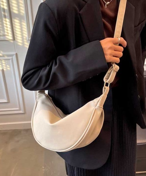 MANGROVE（マングローブ）の「スエードタッチワンショルダーバッグ（ショルダーバッグ・レディース・ブラック/ベージュ/ブラウン・FREE）」の13枚目の写真