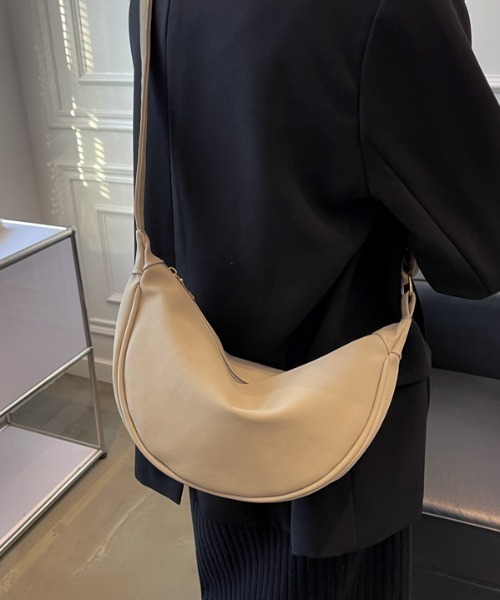 MANGROVE（マングローブ）の「スエードタッチワンショルダーバッグ（ショルダーバッグ・レディース・ブラック/ベージュ/ブラウン・FREE）」の4枚目の写真