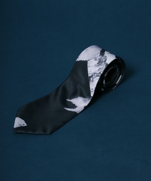 ANPAS（アンパス）の「Total Pattern Print Necktie/総柄プリントネクタイ（ネクタイ・メンズ・ブラック/ベージュ/ブラウン/ブルー/ブラック系その他/ブラウン系その他/ブルー系その他/キャメル/ホワイト/ブラック系その他2/ブラック系その他3/ブラック系その他6/ブラック系その他4/ブラック系その他7/ブラック系その他5/ブラック系/ベージュ系その他/ブラウン系その他2・FREE）」の10枚目の写真