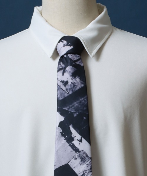 ANPAS（アンパス）の「Total Pattern Print Necktie/総柄プリントネクタイ（ネクタイ・メンズ・ブラック/ベージュ/ブラウン/ブルー/ブラック系その他/ブラウン系その他/ブルー系その他/キャメル/ホワイト/ブラック系その他2/ブラック系その他3/ブラック系その他6/ブラック系その他4/ブラック系その他7/ブラック系その他5/ブラック系/ベージュ系その他/ブラウン系その他2・FREE）」の19枚目の写真