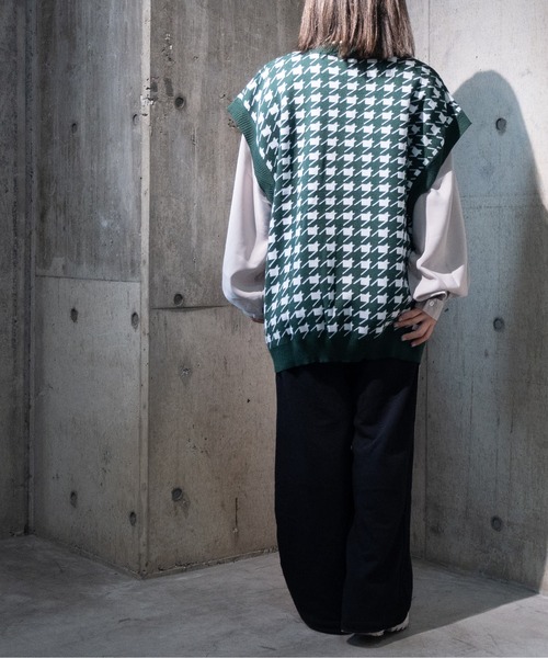 JOHN'S CLOSET(ジョンズクローゼット)の「【i】千鳥ジャガードビッグベスト(ベスト・メンズ・ブラック/チャコール/グリーン・MEDIUM/LARGE/X-LARGE)」の11枚目の写真