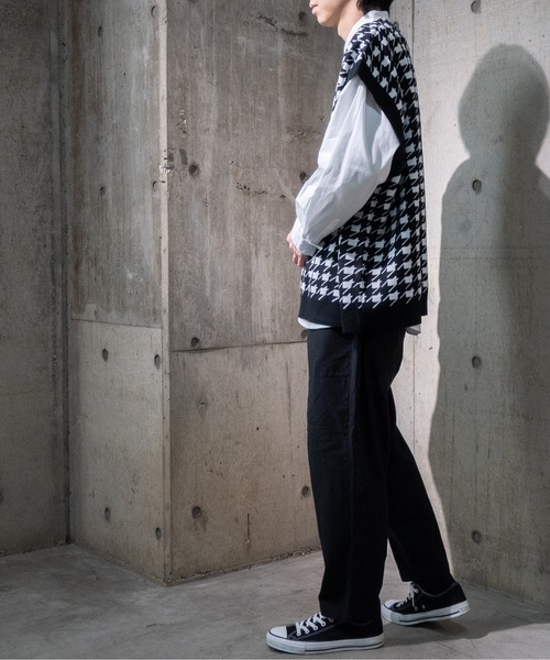 JOHN'S CLOSET(ジョンズクローゼット)の「【i】千鳥ジャガードビッグベスト(ベスト・メンズ・ブラック/チャコール/グリーン・MEDIUM/LARGE/X-LARGE)」の13枚目の写真