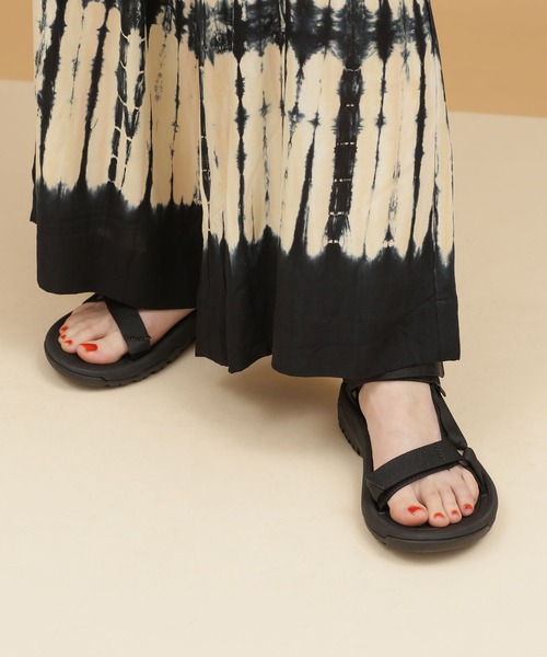 Teva（テバ）の「Teva/HURRICANE XLT2（サンダル・レディース・ベージュ/ブラック/ホワイト・22/25/23/24）」の2枚目の写真