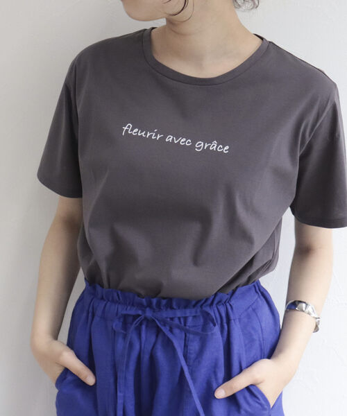 fredy emue（フレディエミュ）の「シルケットちびロゴTシャツ（Tシャツ/カットソー・レディース・オフホワイト/チャコールグレー・38）」の5枚目の写真