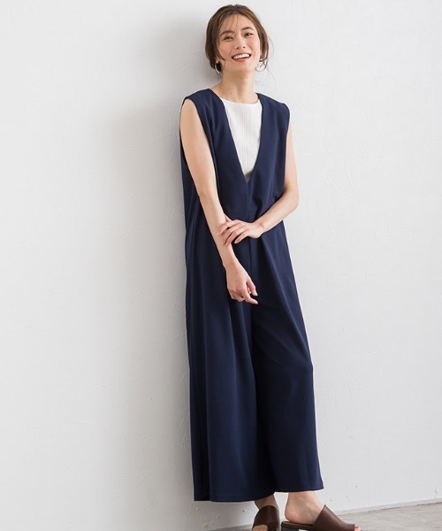 Pierrot（ピエロ）の「ペアスキンVネックオールインワン（サロペット/オーバーオール・レディース・ブラック/カーキ/ネイビー・M/L）」の3枚目の写真