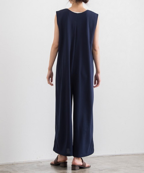 Pierrot（ピエロ）の「ペアスキンVネックオールインワン（サロペット/オーバーオール・レディース・ブラック/カーキ/ネイビー・M/L）」の16枚目の写真