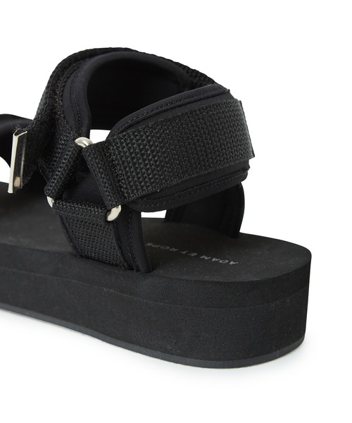 ADAM ET ROPE'（アダムエロペ）の「厚底ベルクロスポサン（サンダル