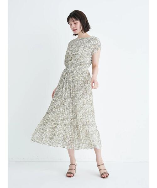 YECCA VECCA（イェッカヴェッカ）の「フラワー柄ランダムプリーツ