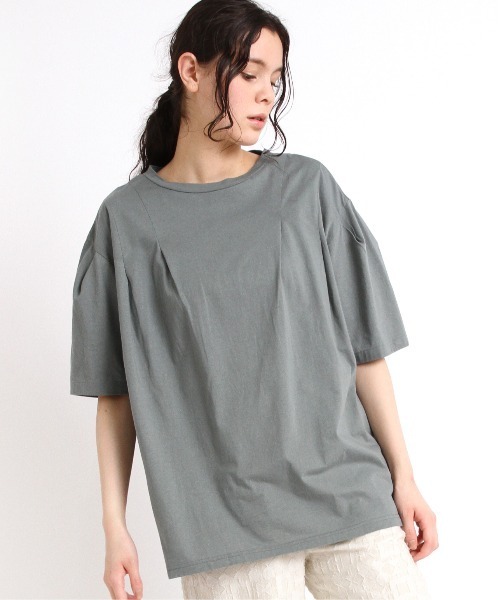 RNA-N(アールエヌエーエヌ)の「M1876 タックデザインプルオーバー(Tシャツ/カットソー・レディース・グリーン/スミクロ/ベージュ・MEDIUM)」の3枚目の写真