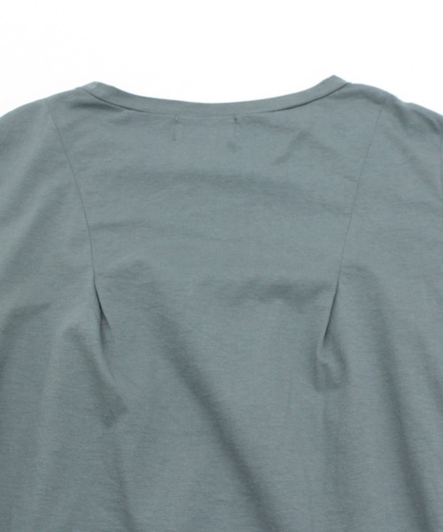 RNA-N(アールエヌエーエヌ)の「M1876 タックデザインプルオーバー(Tシャツ/カットソー・レディース・グリーン/スミクロ/ベージュ・MEDIUM)」の10枚目の写真