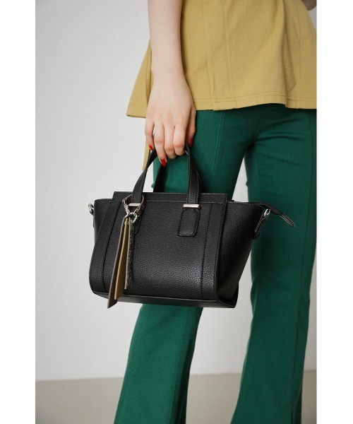 AZUL by moussy（アズールバイマウジー）の「CHARM SET TRAPEZOID BAG