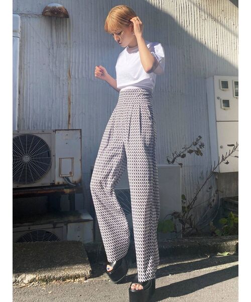 EMODA（エモダ）の「スーパーハイウエストワイドパンツ（その他パンツ・レディース・ブラック/ブルー/その他・SMALL/MEDIUM）」の6枚目の写真