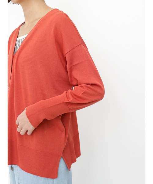 Lugnoncure(ルノンキュール)の「シアーVネックニットカーディガン(カーディガン/ボレロ・レディース・ブラック/オレンジ/グリーン・フリ-)」の8枚目の写真