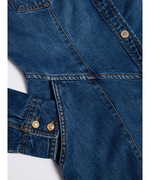 Guess（ゲス）の「Vivi Denim Dress（ワンピース・レディース・インディゴブルー・SMALL/MEDIUM/X-SMALL）」の4枚目の写真