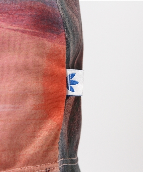 adidas Originals(アディダスオリジナルス)の「ウィメンズ アディダス ファーム 総柄Tシャツ adidas CURSO DAGUA LOGO TEE(Tシャツ/カットソー・レディース・マルチ・X-SMALL/SMALL/MEDIUM/LARGE)」の8枚目の写真