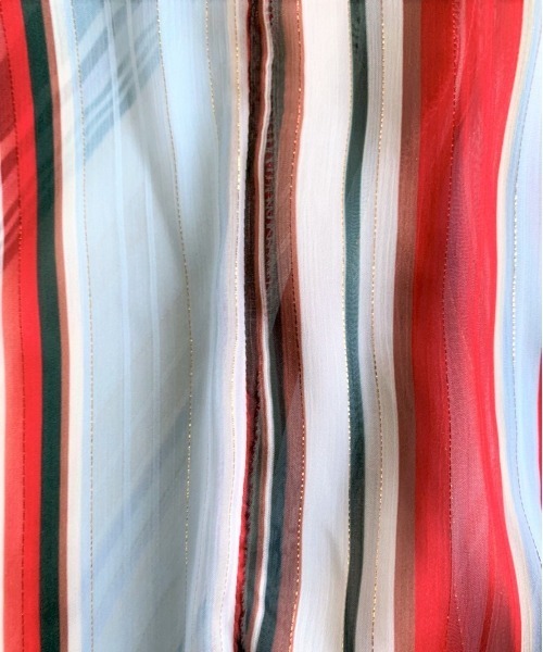 Q（キュー）の「ラメストライプエアシャイン（シャツ/ブラウス・レディース・ブルー系その他/レッド系その他・MEDIUM）」の7枚目の写真