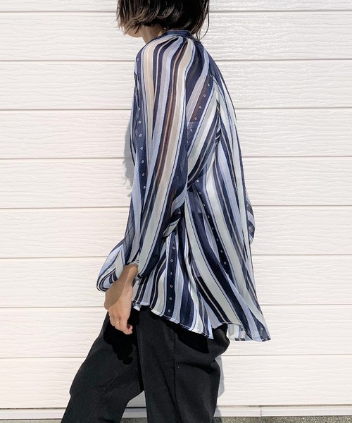 Q（キュー）の「ラメストライプエアシャイン（シャツ/ブラウス・レディース・ブルー系その他/レッド系その他・MEDIUM）」の8枚目の写真