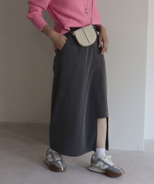 fredy emue（フレディエミュ）の「レイヤードナロースカート（スカート・レディース・ブラック/グレー・38/36）」の12枚目の写真