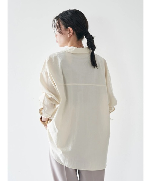 earth music&ecology（アースミュージックアンドエコロジー）の「スキッパーシャツ（シャツ/ブラウス・レディース・ブルー/アイボリー/ブラウン・FREE）」の6枚目の写真