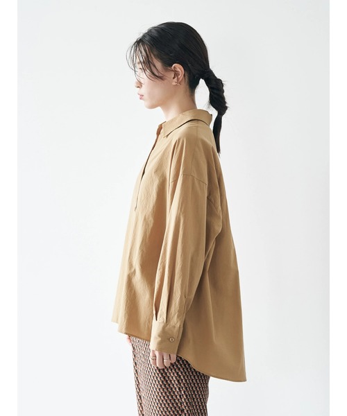 earth music&ecology（アースミュージックアンドエコロジー）の「スキッパーシャツ（シャツ/ブラウス・レディース・ブルー/アイボリー/ブラウン・FREE）」の13枚目の写真