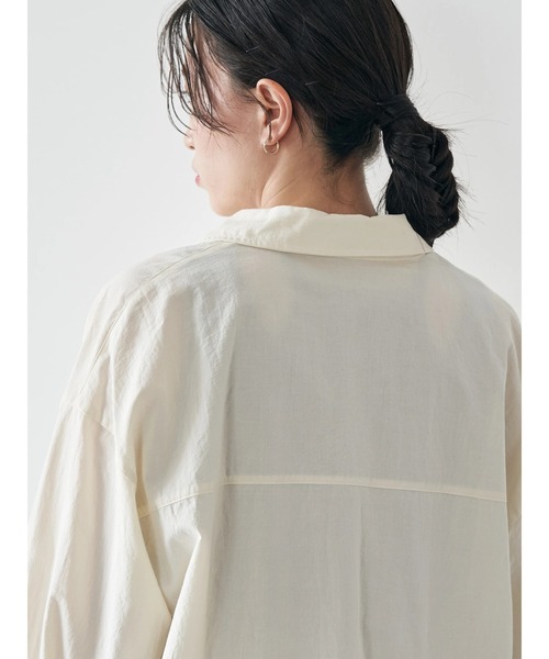 earth music&ecology（アースミュージックアンドエコロジー）の「スキッパーシャツ（シャツ/ブラウス・レディース・ブルー/アイボリー/ブラウン・FREE）」の16枚目の写真