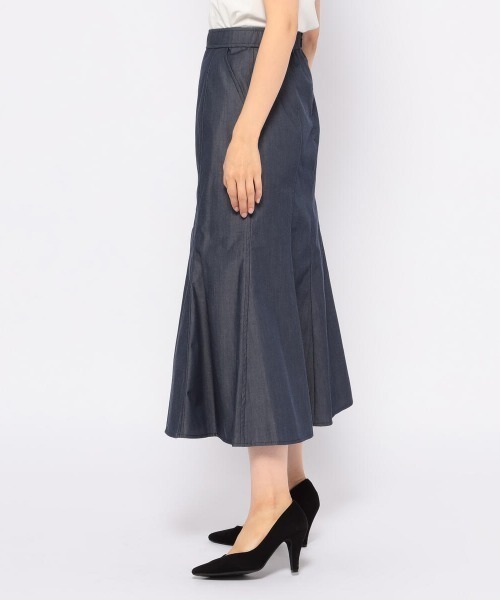 MISCH MASCH（ミッシュマッシュ）の「デニムマーメイドスカート（デニムスカート・レディース・ネイビー/ブルー・SMALL/MEDIUM）」の4枚目の写真