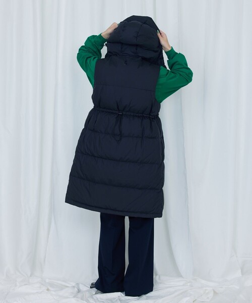 Firsthand(ファーストハンド)の「FIRST DOWN × Firsthand/ファーストダウン 別注Recycled Down Hooded Vest / リサイクルダウンフーデッドベスト(ダウンベスト・レディース・ブラック/オフホワイト・FREE)」の13枚目の写真