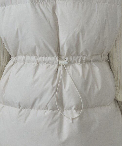 Firsthand(ファーストハンド)の「FIRST DOWN × Firsthand/ファーストダウン 別注Recycled Down Hooded Vest / リサイクルダウンフーデッドベスト(ダウンベスト・レディース・ブラック/オフホワイト・FREE)」の20枚目の写真