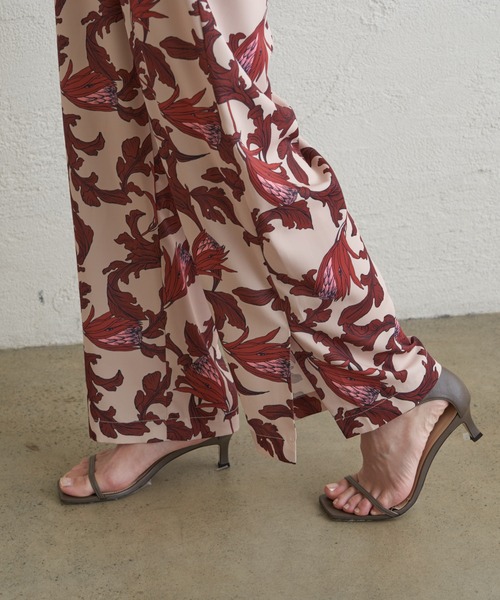 COLLAGE GALLARDAGALANTE（コラージュガリャルダガランテ）の「【OT】フラワー柄イージーパンツ（その他パンツ・レディース・レッド/ブルー・FREE）」の10枚目の写真