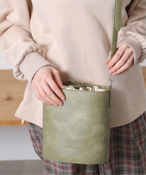 DOUBLE NAME(ダブルネーム)の「巾着ラウンド合皮BAG(ショルダーバッグ・レディース・オレンジ/スミクロ/イエロー×グリーン・FREE)」の3枚目の写真