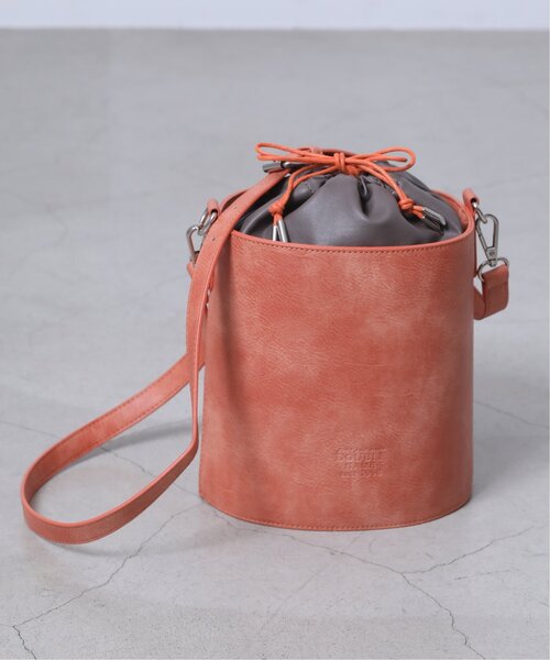 DOUBLE NAME(ダブルネーム)の「巾着ラウンド合皮BAG(ショルダーバッグ・レディース・オレンジ/スミクロ/イエロー×グリーン・FREE)」の7枚目の写真